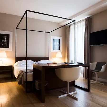 Escalus Luxury Suites Verona-3
